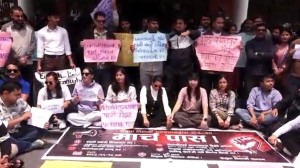 विद्यार्थी संगठन खारेजीको निर्णयविरुद्ध त्रिविमा विद्यार्थीद्वारा विरोध प्रदर्शन